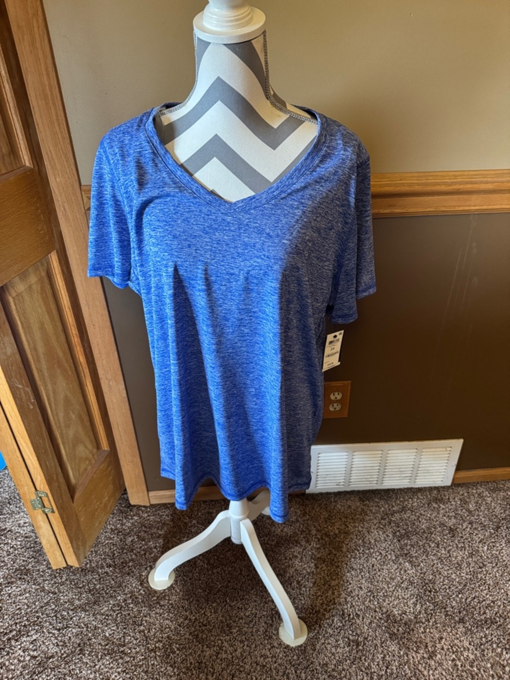 Ideology Women's Heathered Royal Blue V-Neck Short Sleeve Tee